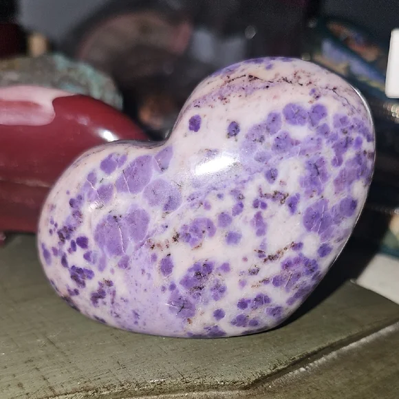 Purple Jade Heart-Shaped Stone - Picture 1 of 2